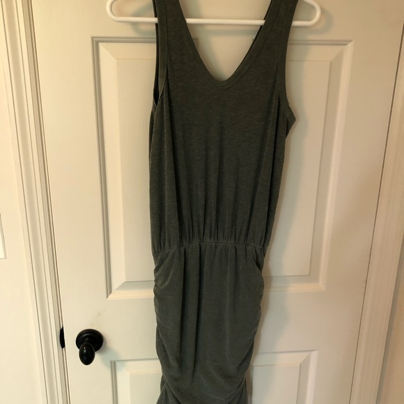 Sundry gathered dress. Slightly faded green color. - Picture 2 of 6